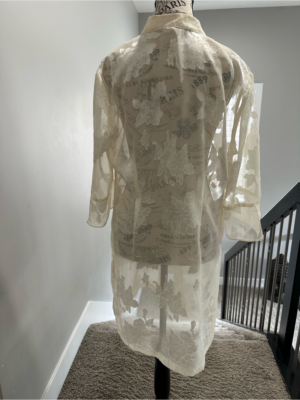 Traditional Ivory Floral Lace Mandarin Collar Duster – Size 10